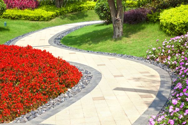 Cost of Garden Walkway Installation in Everett
