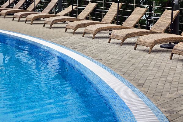 Cost of Poolside Hardscaping in Everett